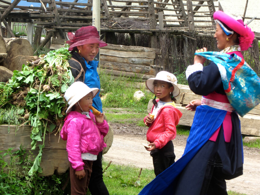 Paysans tibetains shangrila Yunnan Chine